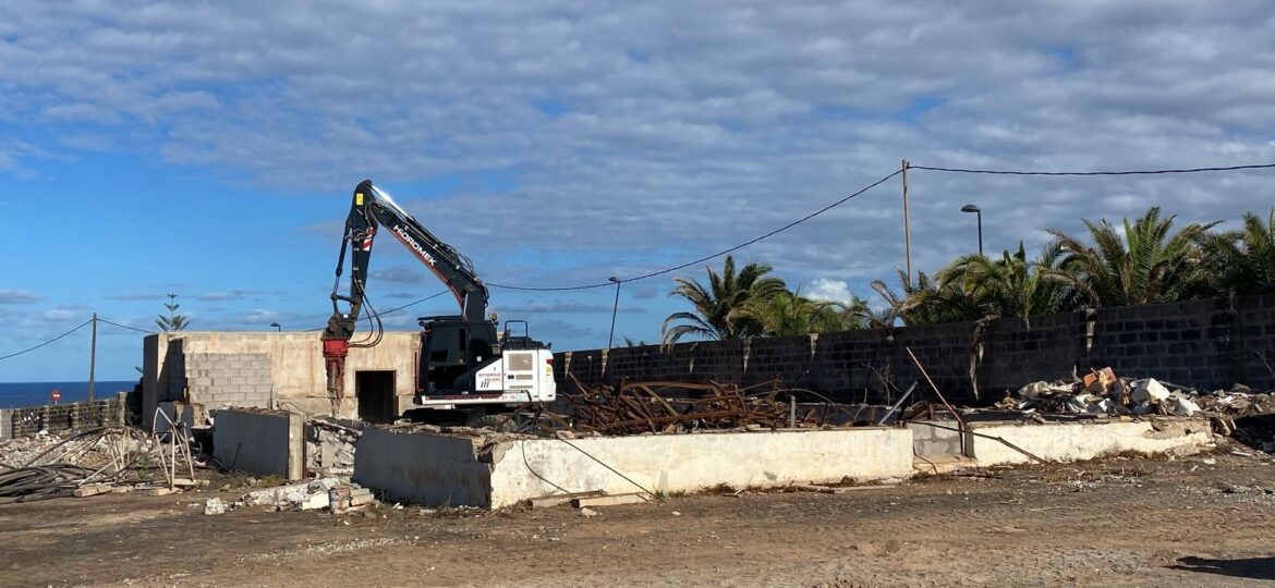 EL NORTE DEMUELE UNA ANTIGUA NAVE, EN LA PUNTA DE GÁLDAR, PARA CONSTRUIR UNA NUEVA PARA I+D
